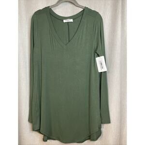 Zenana NWT Nothing Personal Long Sleeve Army Green Top - V-neck - Size Medium